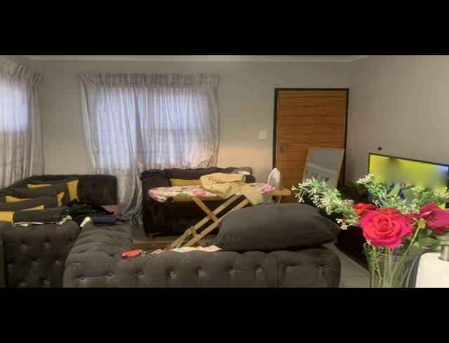 2 BEDROOM HOUSE FOR SALE IN PROTEA GLEN EXT